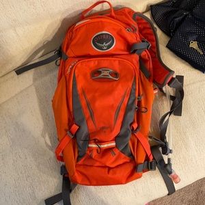 ORANGE OSPREY HYDRAULICS BACKPACK